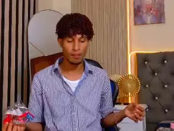 Chaturbate Live Sex Cam of alex_bloom_