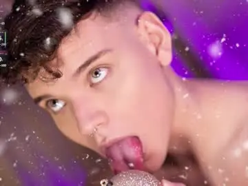 Chaturbate Live Sex Cam of naughty_twink_