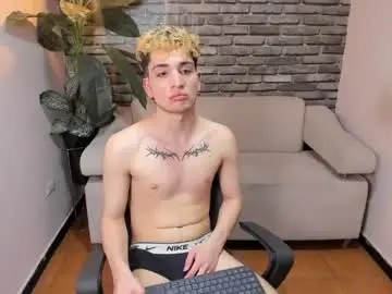 Chaturbate Adult Webcams of ian_lombardi