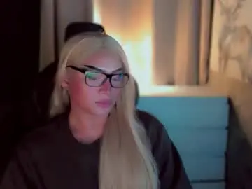 Chaturbate Live Sex Cam of queenarthalia