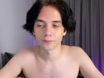 Chaturbate Live Porn of zombde32