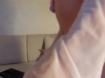 Chaturbate Sex Cam of vaioletgirl_1