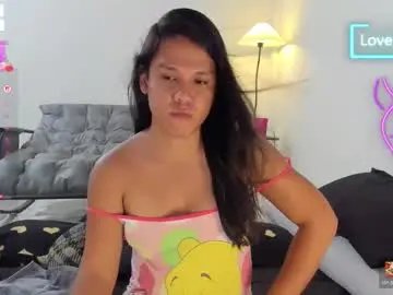 Chaturbate Nude Webcam of bellalovesherfellas