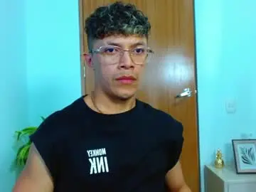 Chaturbate Free Porn Cam of lucas_luxx1