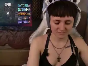 Chaturbate Live Sex Cam of luna_loveeee