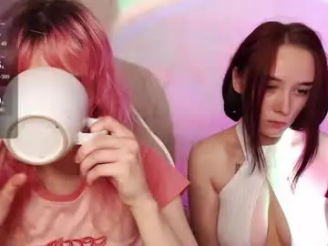 Chaturbate Live Sex Cam of robin_yours