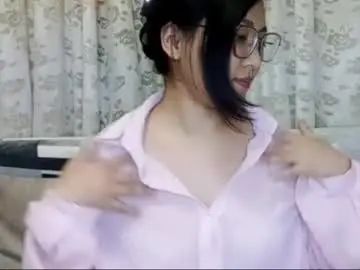 Chaturbate Live Sex Cam of ivory_vibe