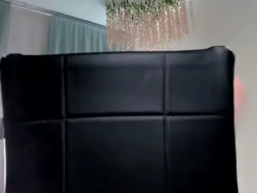 Chaturbate Live Sex Cam of lilian_kroft