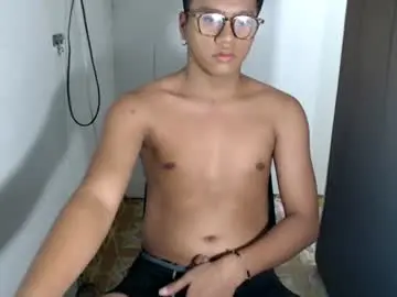 Chaturbate Sex Cam of naughtyhot_star19
