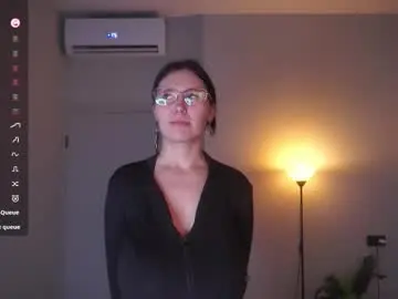 Chaturbate Nude Webcam of zara_shine