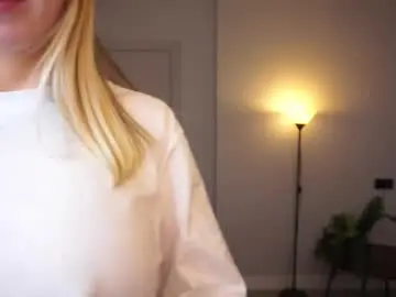 Chaturbate Live Sex Cam of zara_shine