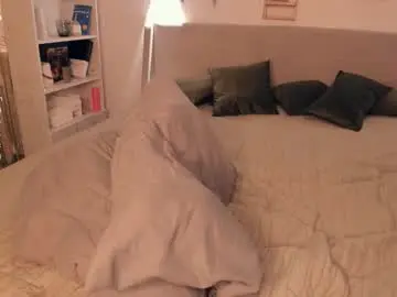 Chaturbate Live Sex Cam of shiningdawn