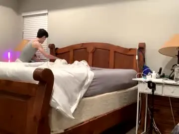 Chaturbate Live Sex Cam of hottiewithabody101