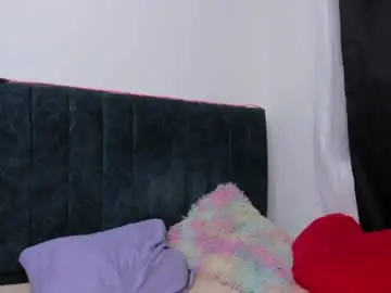 Chaturbate Live Sex Cam of lia_queen610
