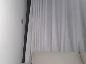 Chaturbate Live Sex Cam of petite_freakette