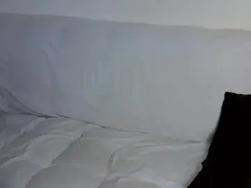 Chaturbate Live Sex Cam of petite_zarra