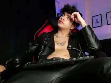 Chaturbate Live Porn of lylebennett_