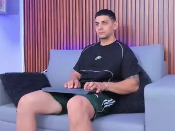 Chaturbate Nude Webcam of alex_cute77