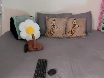 Chaturbate Best live sex cam show of laura1__