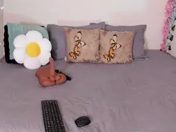 Chaturbate Live Sex Cam of laura1__
