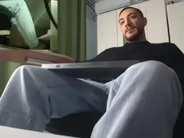 Chaturbate Watch Live Sex Cams of andrewbanner