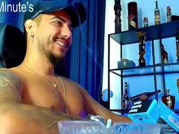 Chaturbate Live Sex Cam of andrewbanner