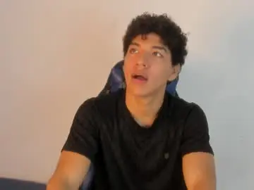 Chaturbate Live Porn of maximiliano_kh4lil