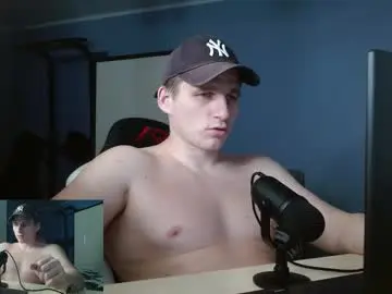 Chaturbate Free Porn Cam of poliglotjoe2