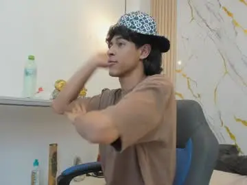 Chaturbate Live Sex Cam of zayn_fox32