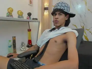 Chaturbate Free Live Porn of zayn_fox32