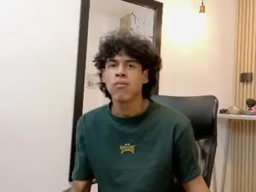 Chaturbate Adult Webcam of zayn_fox32