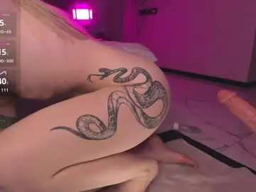 Chaturbate Live Sex of angel_face_devil_mind