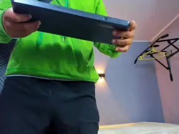 Chaturbate Free Porn Cam of horny_nick18