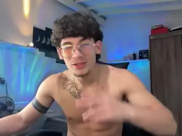 Chaturbate Live Sex Cam of kisan_smith