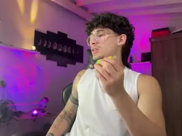 Chaturbate Watch Live Sex Cams of kisan_smith