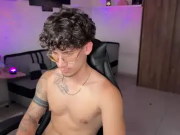 Chaturbate Live Sex Cam of kisan_smith