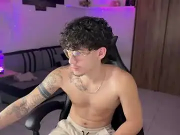 Chaturbate Live Sex Cam of kisan_smith