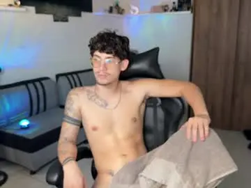 Chaturbate Live Sex Cam of kisan_smith