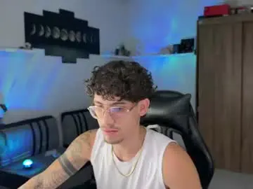 Chaturbate Live Sex Cam of kisan_smith