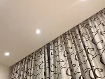 Chaturbate Live Sex Cam of jenie_fire