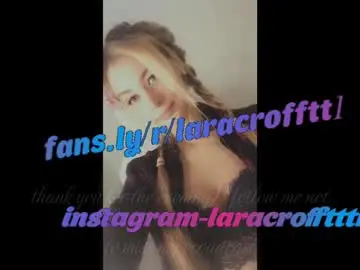 Chaturbate Nude Webcam of laracroftt