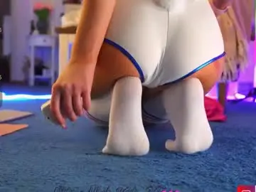 Chaturbate Live Sex Cam of laracroftt