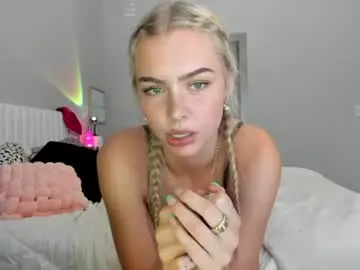 Chaturbate Nude Webcam of ariah_is_blonde