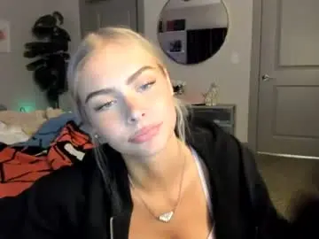 Chaturbate Live Sex Cam of ariah_is_blonde