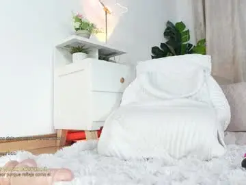 Chaturbate Nude Webcam of selene_starkk