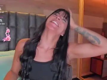 Chaturbate Live Sex Cam of amber_villalobos