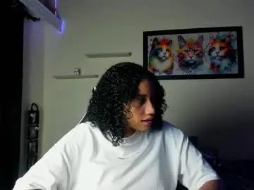 Chaturbate Watch Live Sex Cams of meredit_cristi23