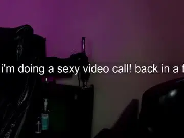 Chaturbate Live Sex Cam of oliviaowens