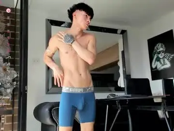 Chaturbate Live Sex Cam of pretur_crubaa