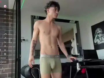 Chaturbate Best live sex cam show of pretur_crubaa